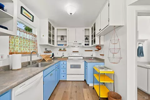 Kitchen - 8365 Windmill Farms Dr, Cotati, CA 94931 photo 3 of 3