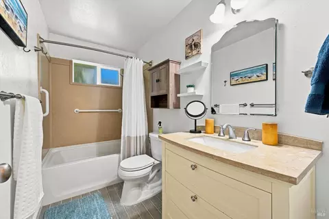 Bath - 8365 Windmill Farms Dr, Cotati, CA 94931 photo 2 of 2