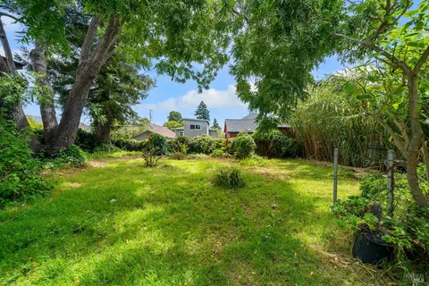Exterior - 1614 Russell St, Berkeley, CA 94703 photo 3 of 16