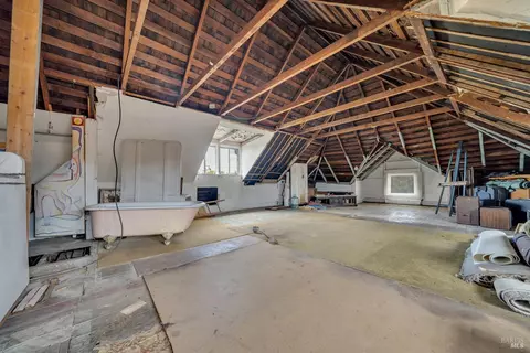 Bath - 1614 Russell St, Berkeley, CA 94703 photo 5 of 5