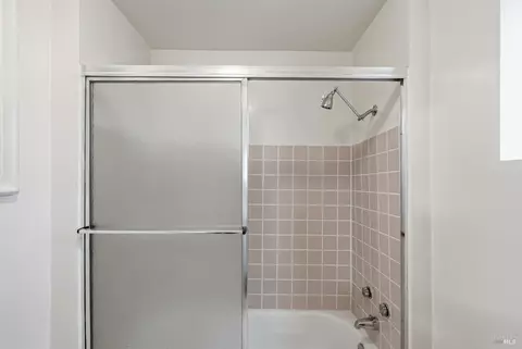 Bath - 1614 Russell St, Berkeley, CA 94703 photo 2 of 5