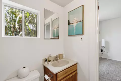 Bath - 1614 Russell St, Berkeley, CA 94703 photo 1 of 5