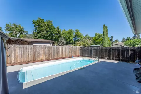 Exterior - 119 Doolan Dr, Ukiah, CA 95482 photo 6 of 8