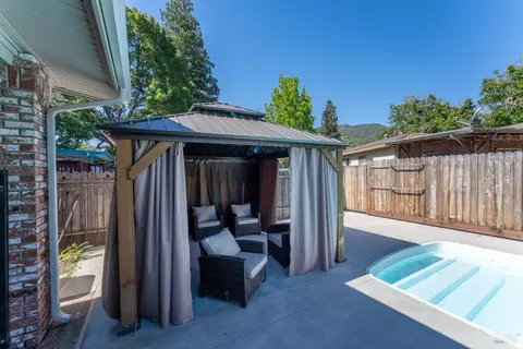 Exterior - 119 Doolan Dr, Ukiah, CA 95482 photo 4 of 8