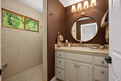 Bath - 2585 Marra Rd, Occidental, CA 95465 photo 6 of 7