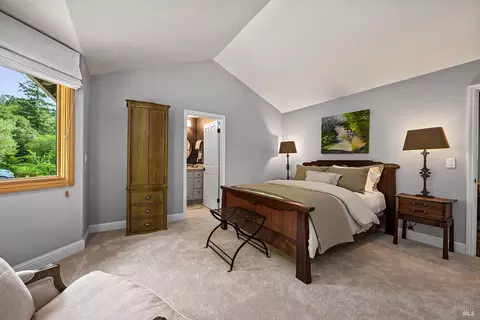 Bedroom - 2585 Marra Rd, Occidental, CA 95465 photo 4 of 6