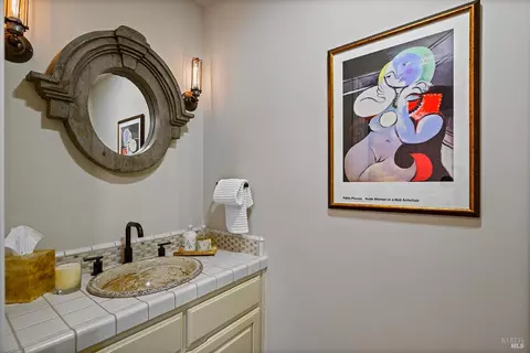Bath - 2585 Marra Rd, Occidental, CA 95465 photo 1 of 7