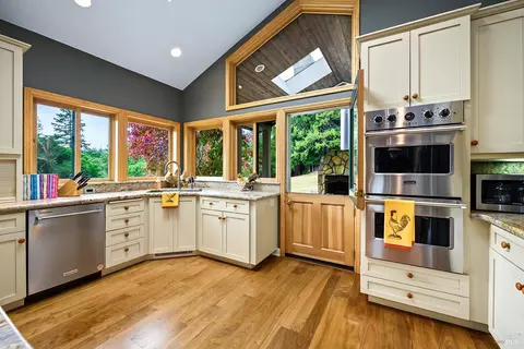 Kitchen - 2585 Marra Rd, Occidental, CA 95465 photo 2 of 4