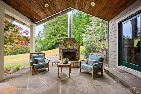 Exterior - 2585 Marra Rd, Occidental, CA 95465 photo 8 of 19