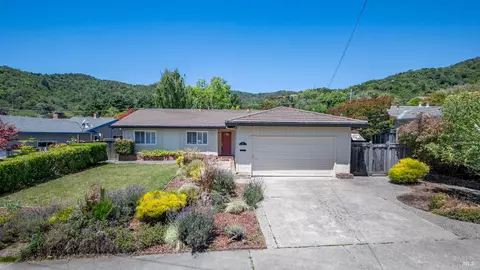 31 Briarwood Dr, San Rafael, CA 94901