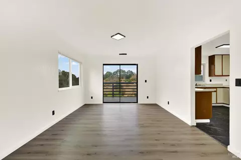 Living - 143 Creekview Dr, Vallejo, CA 94591 photo 6 of 9