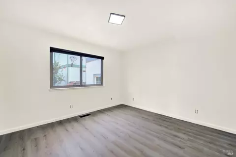 Bedroom - 143 Creekview Dr, Vallejo, CA 94591 photo 1 of 5