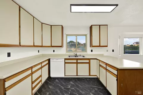 Kitchen - 143 Creekview Dr, Vallejo, CA 94591 photo 2 of 4