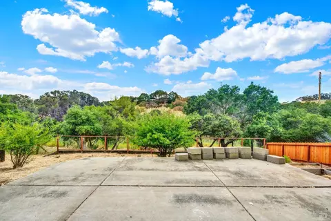 Exterior - 143 Creekview Dr, Vallejo, CA 94591 photo 7 of 13