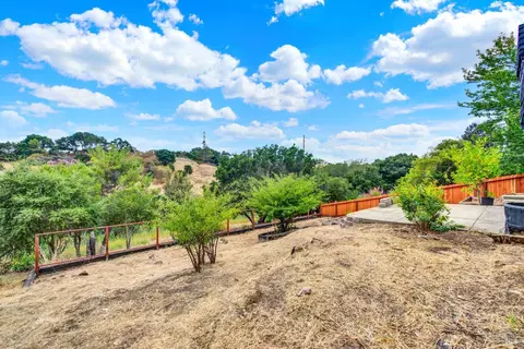 Exterior - 143 Creekview Dr, Vallejo, CA 94591 photo 12 of 13