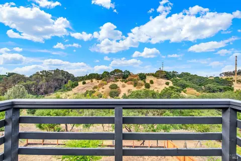 Exterior - 143 Creekview Dr, Vallejo, CA 94591 photo 4 of 13
