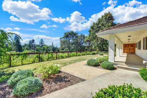 Exterior - 875 White Cottage Rd N, Angwin, CA 94508 photo 5 of 27