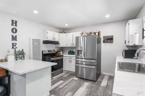 Kitchen - 1440 Harrah Pl, Willits, CA 95490 photo 2 of 3