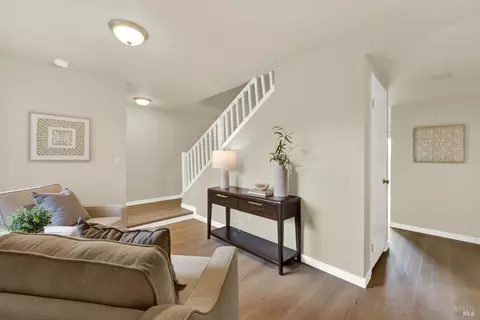 Entry Way - 2819 Sundown Cir, Fairfield, CA 94533 photo 2 of 3