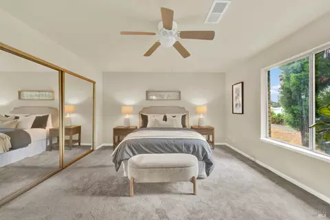 Bedroom - 2819 Sundown Cir, Fairfield, CA 94533 photo 2 of 12