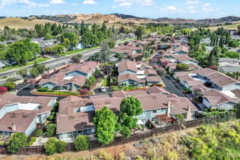View/Area - 2819 Sundown Cir, Fairfield, CA 94533 photo 14 of 17