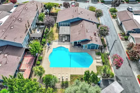 View/Area - 2819 Sundown Cir, Fairfield, CA 94533 photo 4 of 17