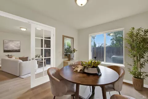 Dining - 2819 Sundown Cir, Fairfield, CA 94533 photo 2 of 4
