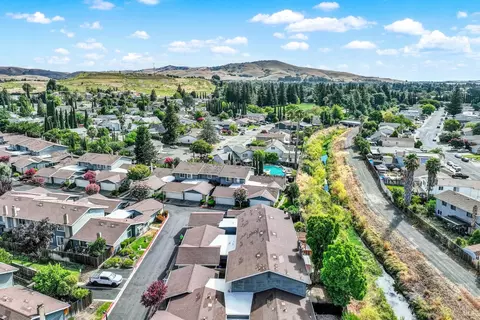 View/Area - 2819 Sundown Cir, Fairfield, CA 94533 photo 13 of 17