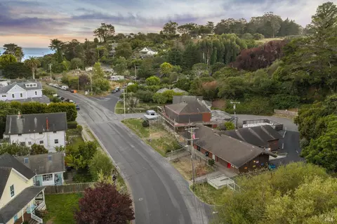 16 Brighton Ave, Bolinas, CA 94924