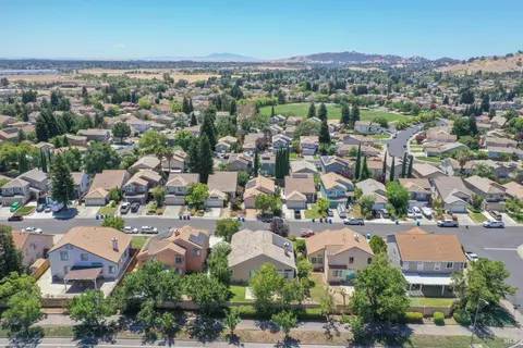 View/Area - 613 Edenderry Dr, Vacaville, CA 95688 photo 5 of 5