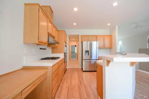 Kitchen - 613 Edenderry Dr, Vacaville, CA 95688 photo 2 of 5