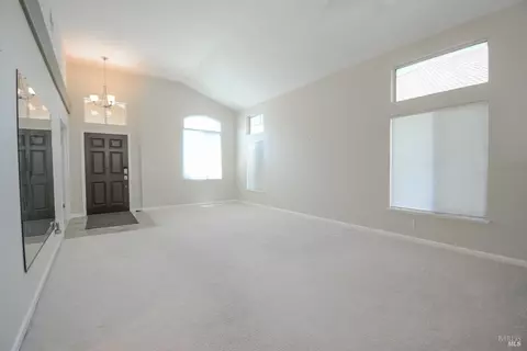 Living - 613 Edenderry Dr, Vacaville, CA 95688 photo 4 of 8