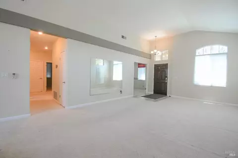 Living - 613 Edenderry Dr, Vacaville, CA 95688 photo 3 of 8