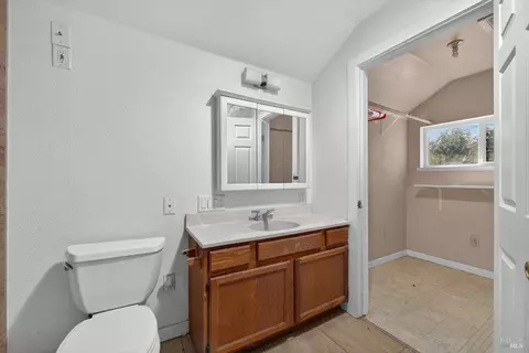 Bath - 4694 Baker Rd, Winters, CA 95694 photo 2 of 4