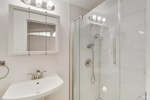 Bath - 3037 Bertram Ct, Concord, CA 94520 photo 4 of 4