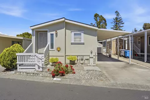 52 Oriole Way, Santa Rosa, CA 95409