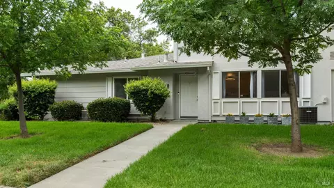 106 Del Rio Ct #2, Vacaville, CA 95687