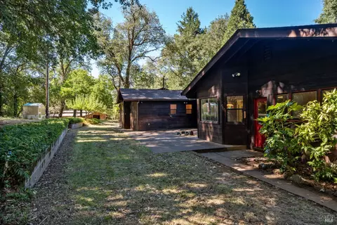 Exterior - 3151 Hearst Willits Rd, Willits, CA 95490 photo 4 of 8