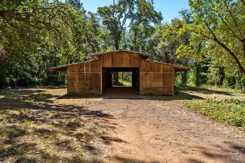 Exterior - 3151 Hearst Willits Rd, Willits, CA 95490 photo 5 of 8