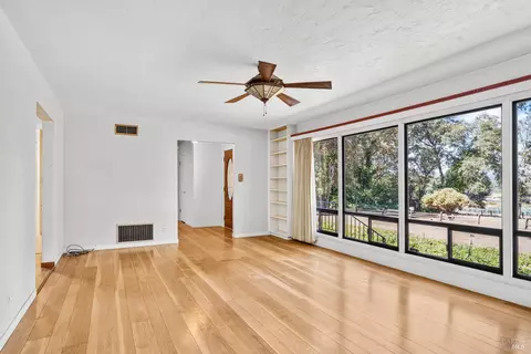 Living - 3151 Hearst Willits Rd, Willits, CA 95490 photo 3 of 5