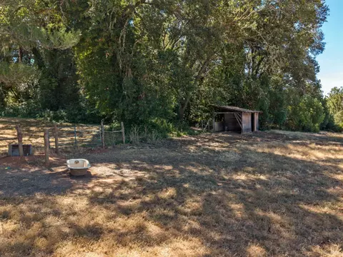 Exterior - 3151 Hearst Willits Rd, Willits, CA 95490 photo 6 of 8