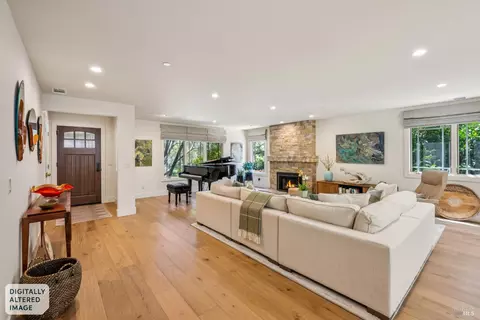 Living - 685 Vischer Ct, Sonoma, CA 95476 photo 3 of 7