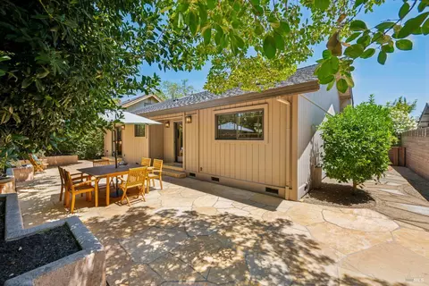 Exterior - 685 Vischer Ct, Sonoma, CA 95476 photo 9 of 20