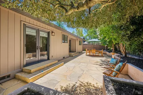 Exterior - 685 Vischer Ct, Sonoma, CA 95476 photo 7 of 20