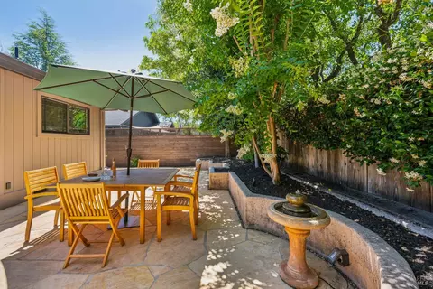Exterior - 685 Vischer Ct, Sonoma, CA 95476 photo 6 of 20
