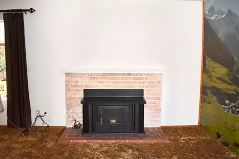 Living - 735 Tobin Dr, Vallejo, CA 94589 photo 3 of 7