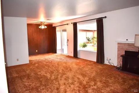 Living - 735 Tobin Dr, Vallejo, CA 94589 photo 4 of 7