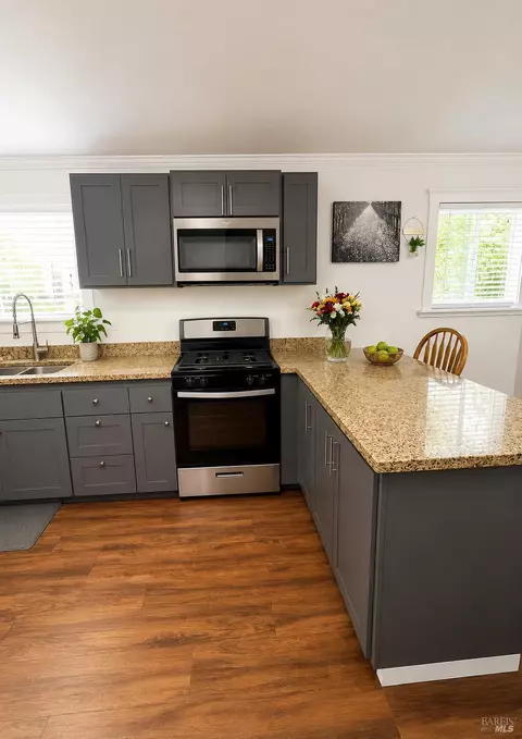 18052 Greger St, Sonoma, CA 95476 photo 2