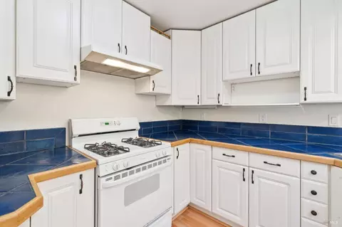Kitchen - 850 E Cotati Ave #15, Cotati, CA 94931 photo 2 of 6