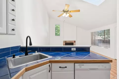 Kitchen - 850 E Cotati Ave #15, Cotati, CA 94931 photo 5 of 6